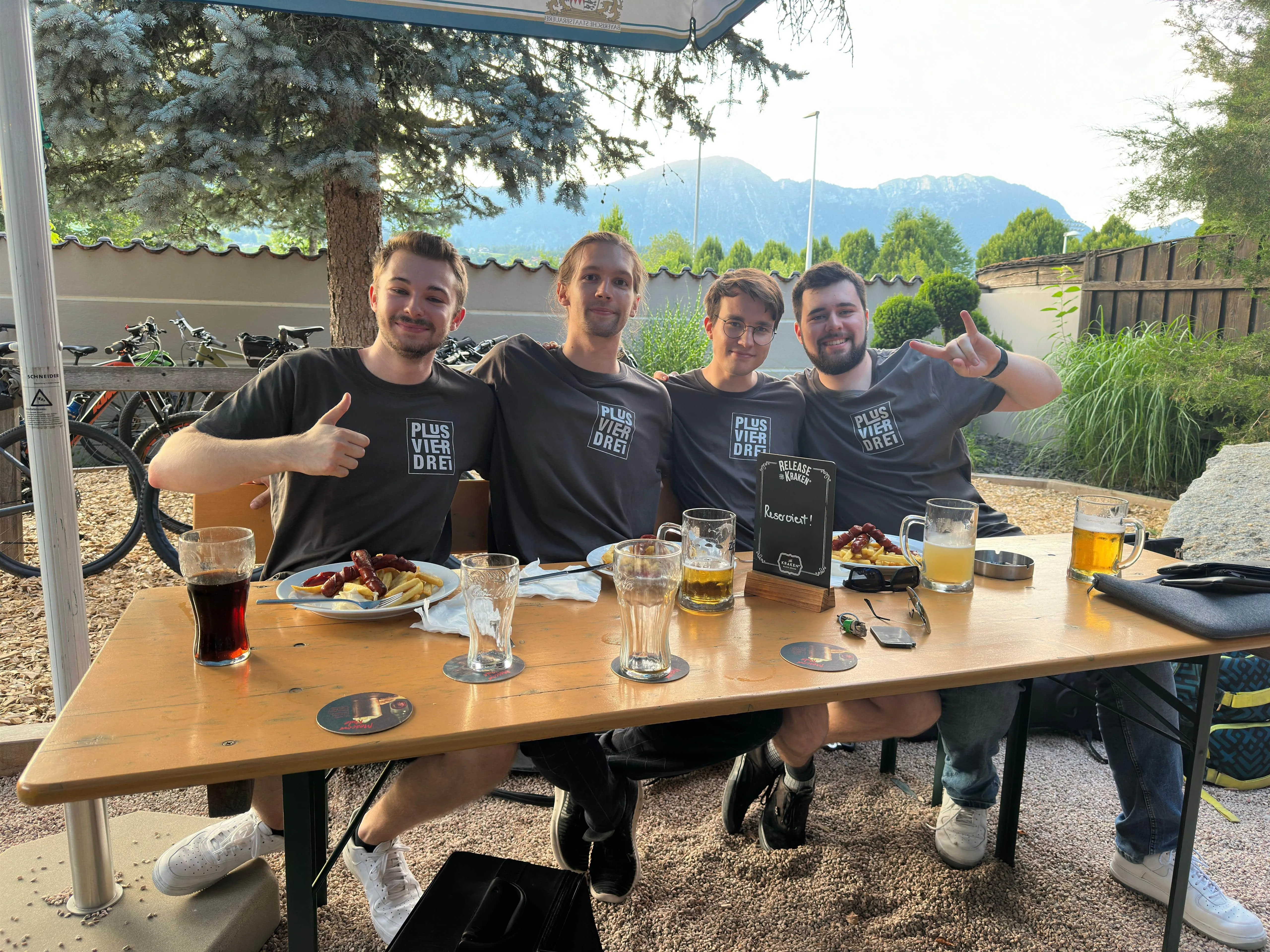 PlusVierDrei Foto – P4d Biergarten